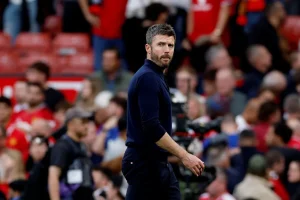 Michael Carrick needs a win at Fulham to ease the mounting pressure on troubled Manchester United while Tottenham are desperate for their first Premier League goal of the season against fellow strugglers Aston Villa.